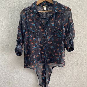 Daytrip Buckle BKE Sheer Embroidered Floral Pattern 3/4 Sleeve Shirt Size Small